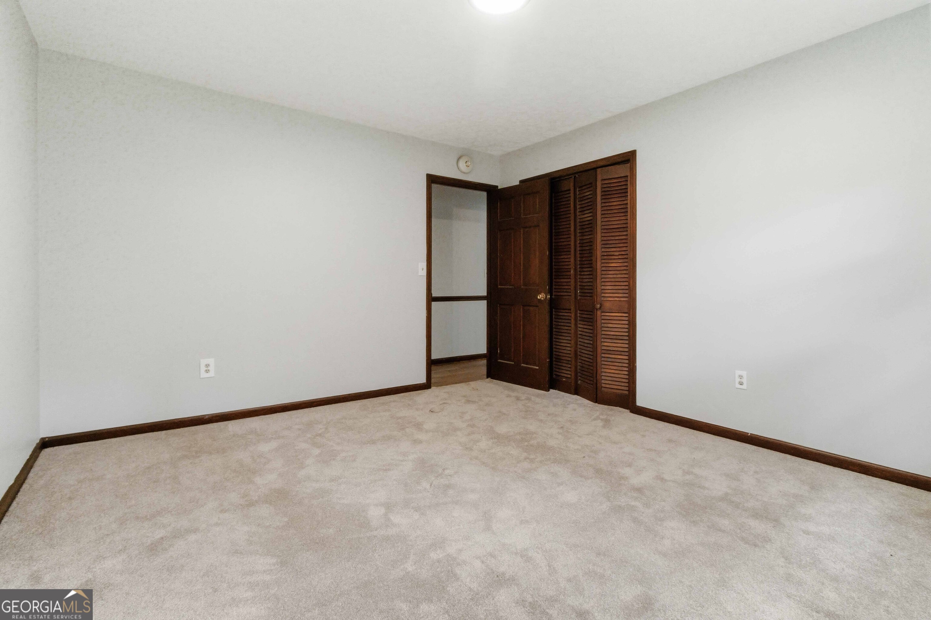420 Creekview Court Property Photo 18