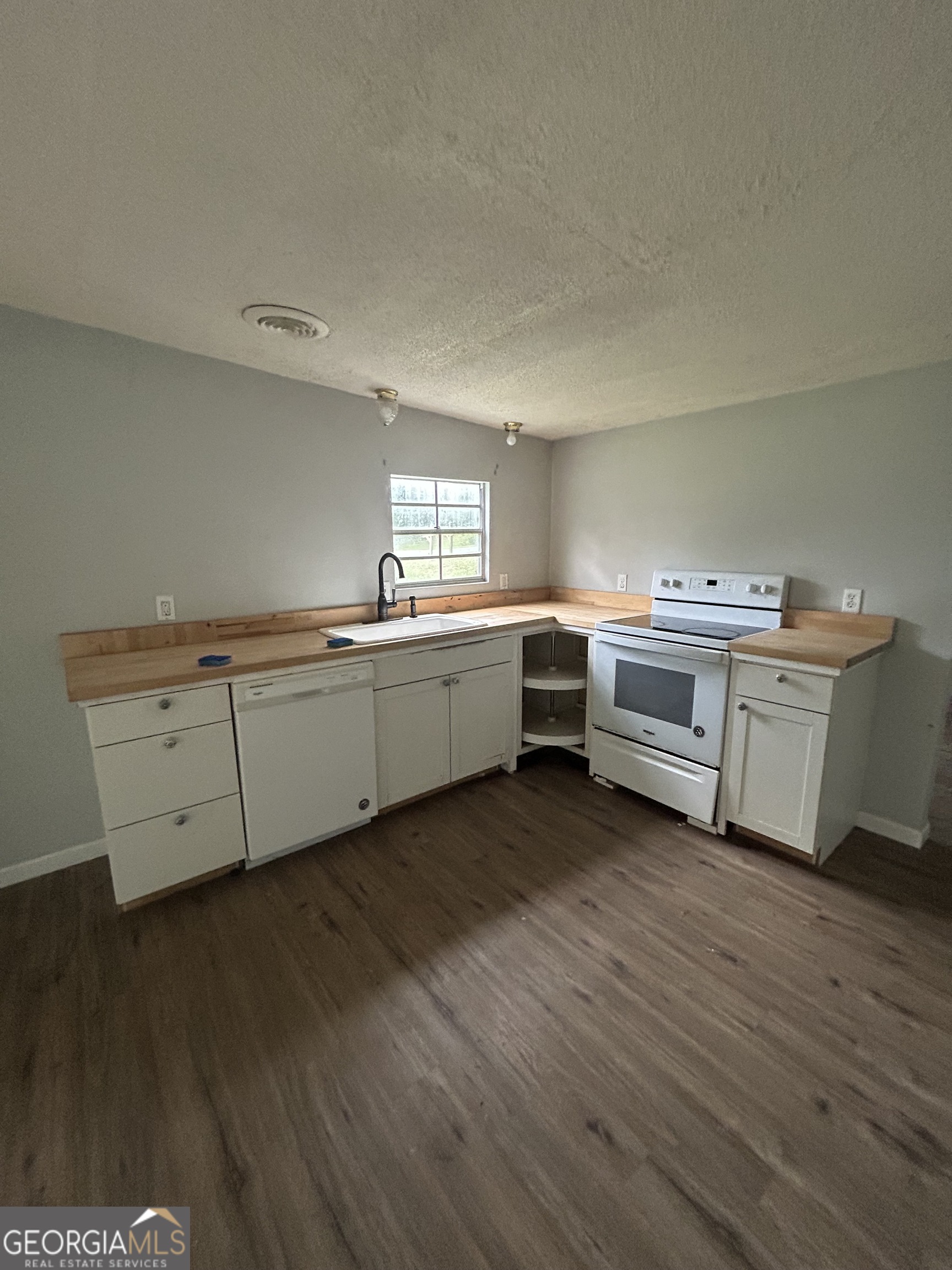 294 Turner Road Property Photo 5