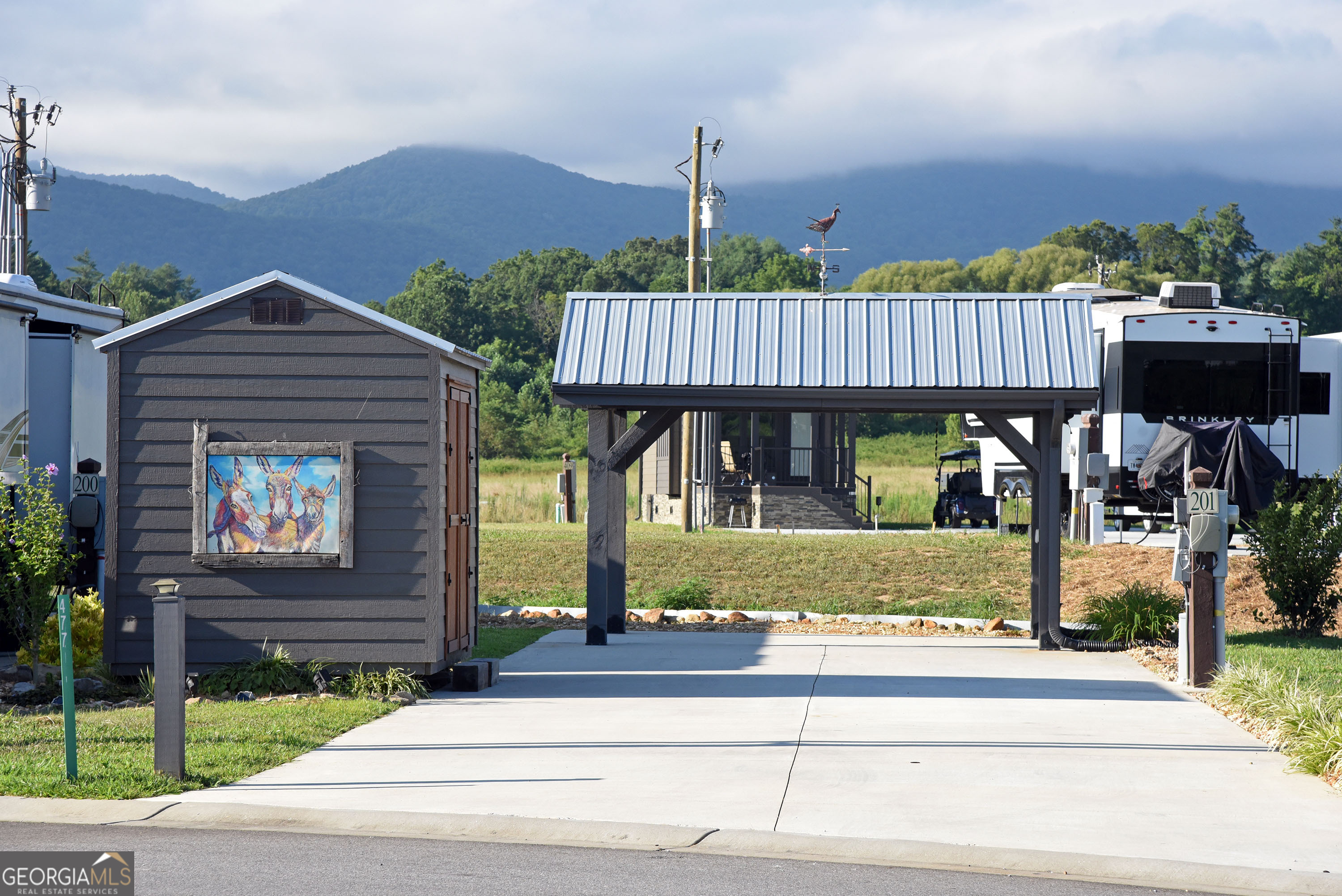 477 Mountain Creek Road Property Photo 1