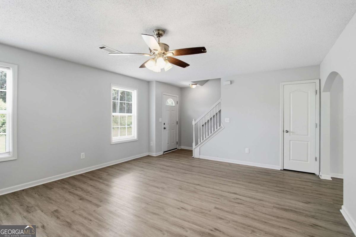 8569 Thomas Road Property Photo 9