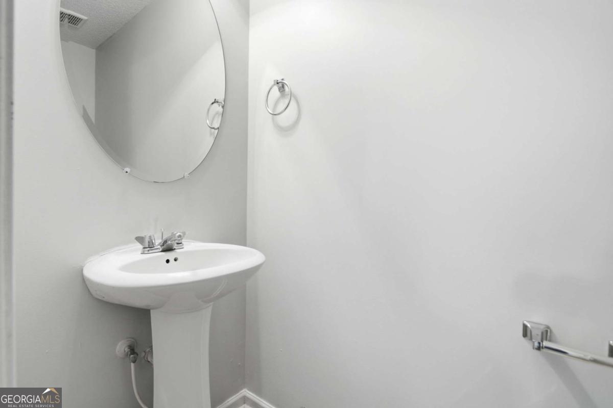 8569 Thomas Road Property Photo 21