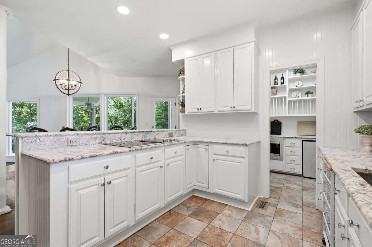 380 Fredricks Cove Property Photo 16