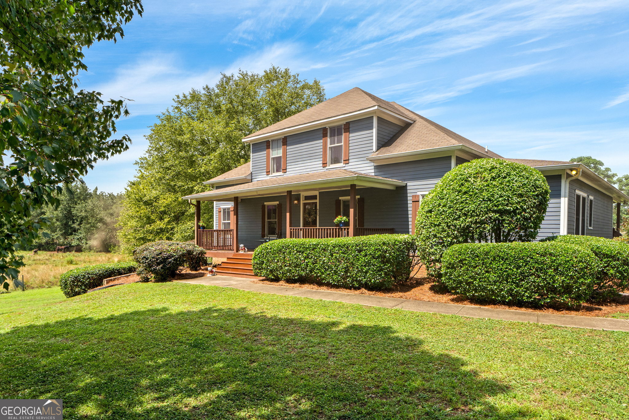 425 Oak Grove Road Property Photo 1