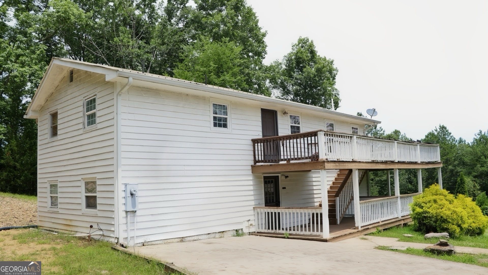 276 Warren Road Property Photo 4