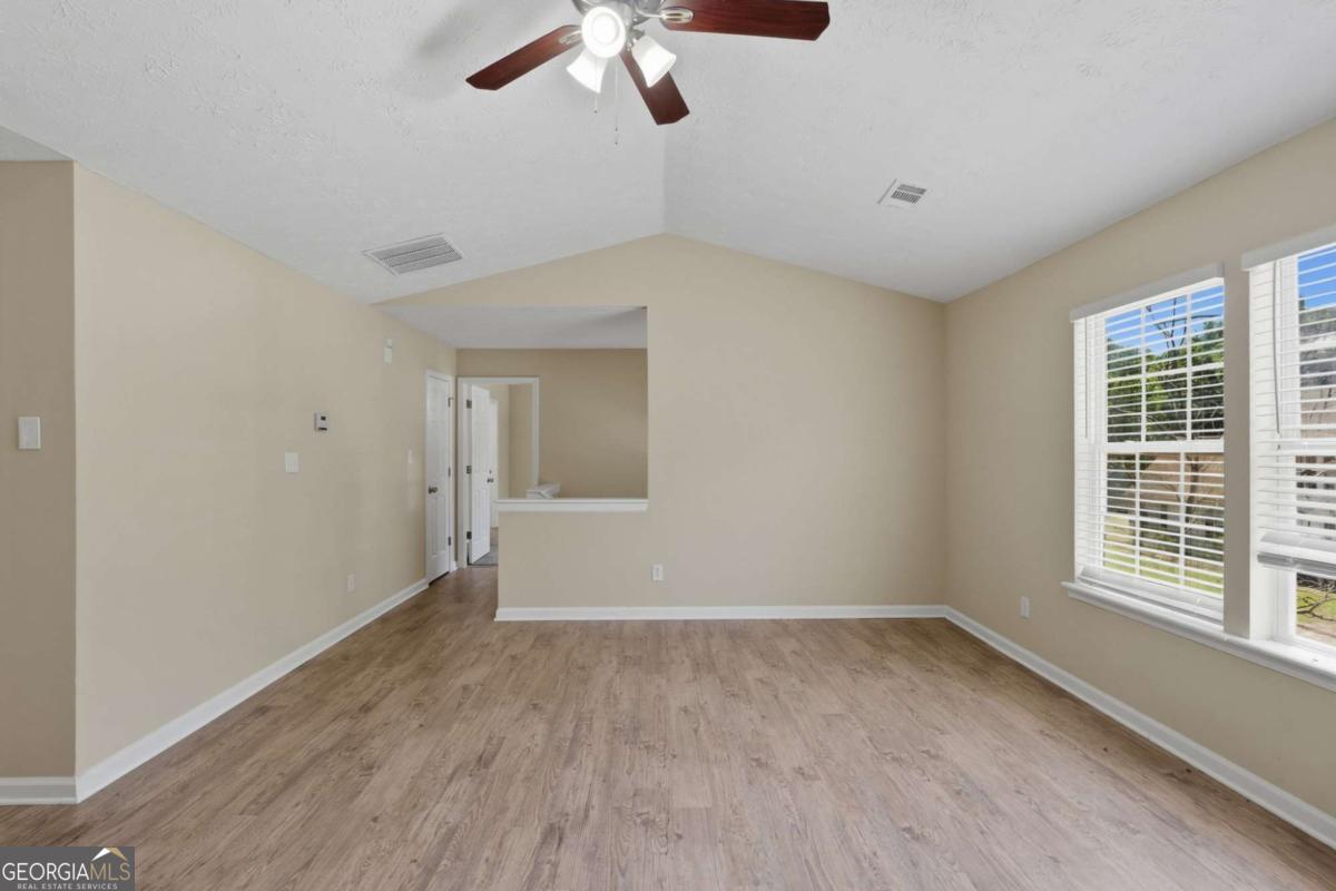2378 Mills Bend Property Photo 2