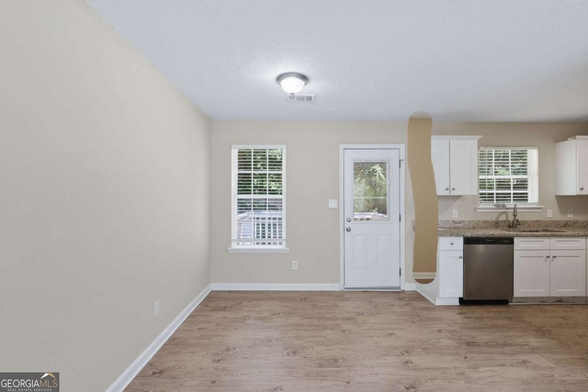 2378 Mills Bend Property Photo 3