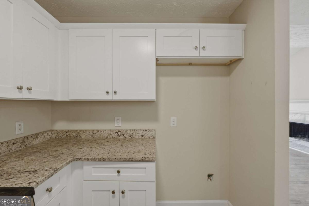2378 Mills Bend Property Photo 7