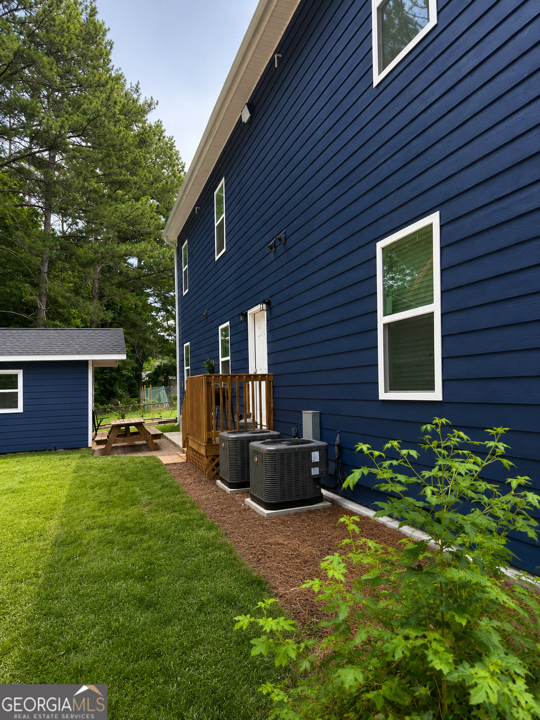 106 Meadowlark Lane Property Photo 4
