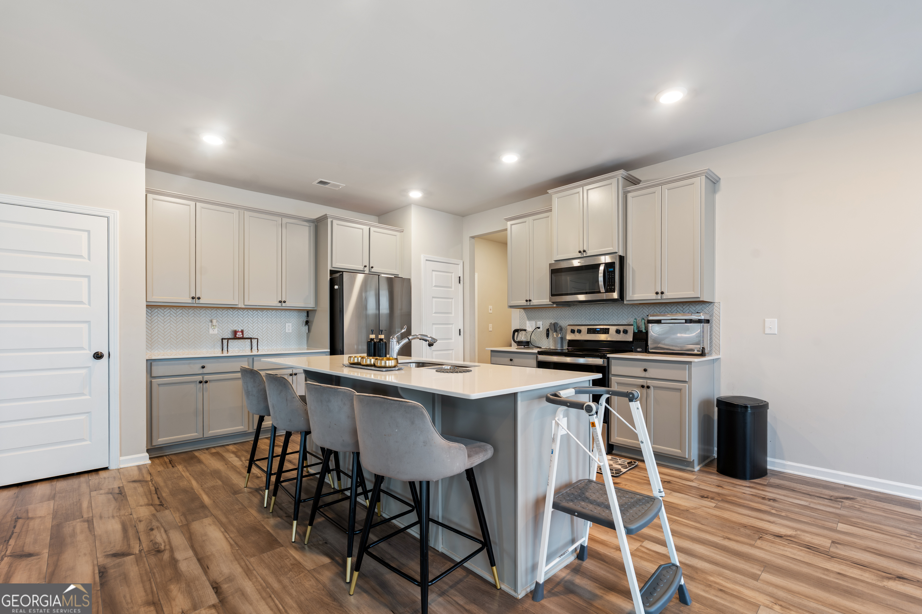 1052 Bodega Loop Property Photo 8