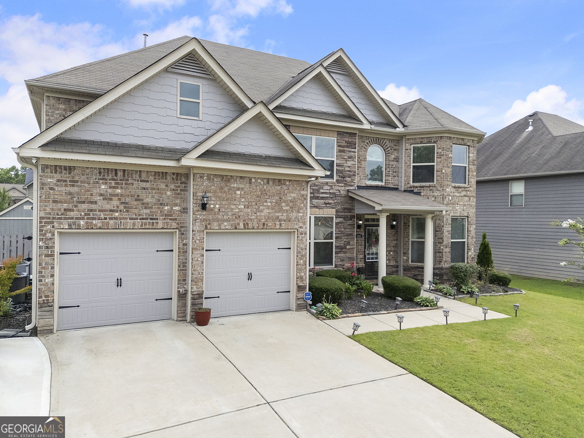 195 Echols Way Property Photo 4