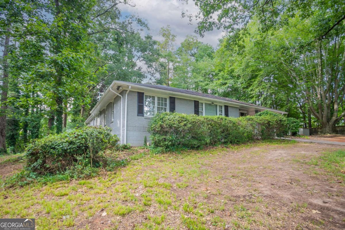 4696 Rockbridge Road Property Photo 2