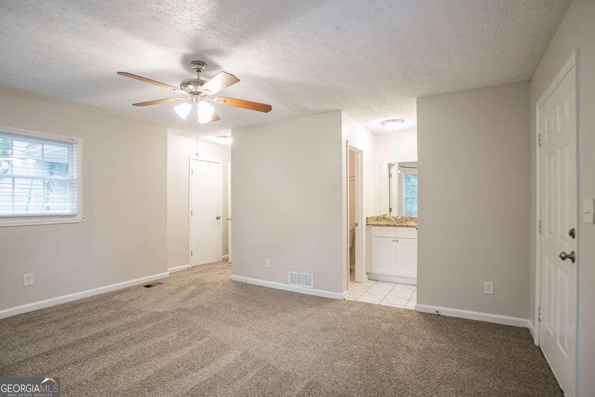 4696 Rockbridge Road Property Photo 22