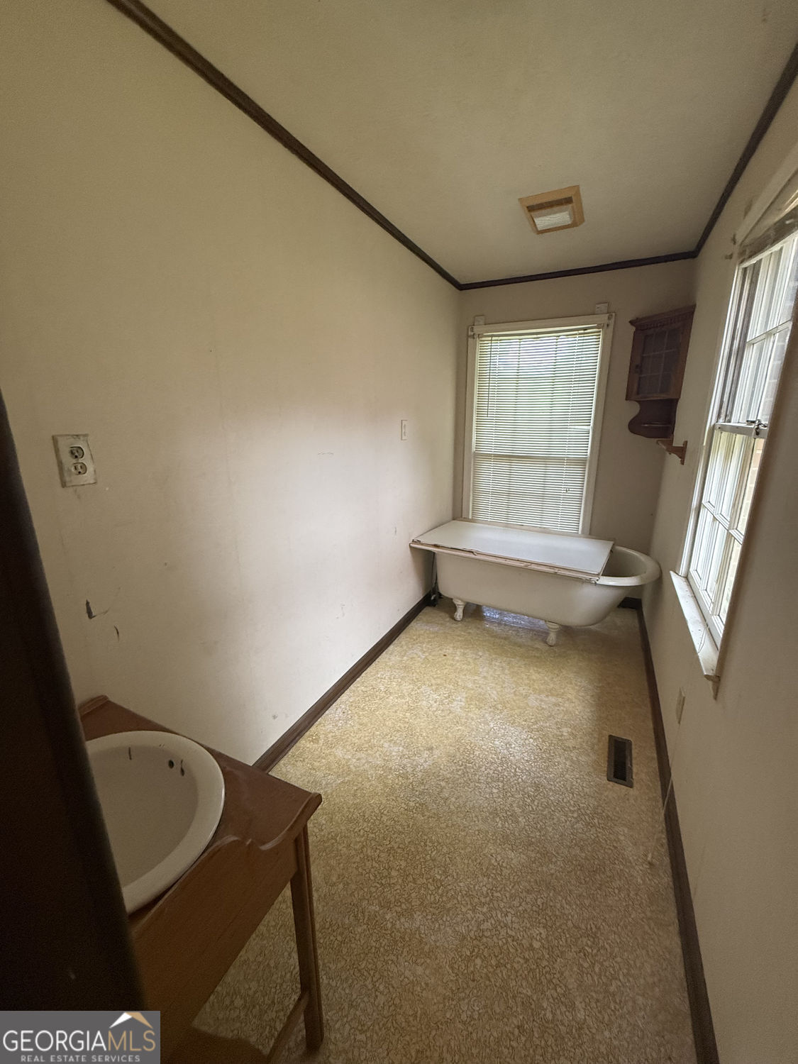 6 Alford Street Ne Property Photo 13