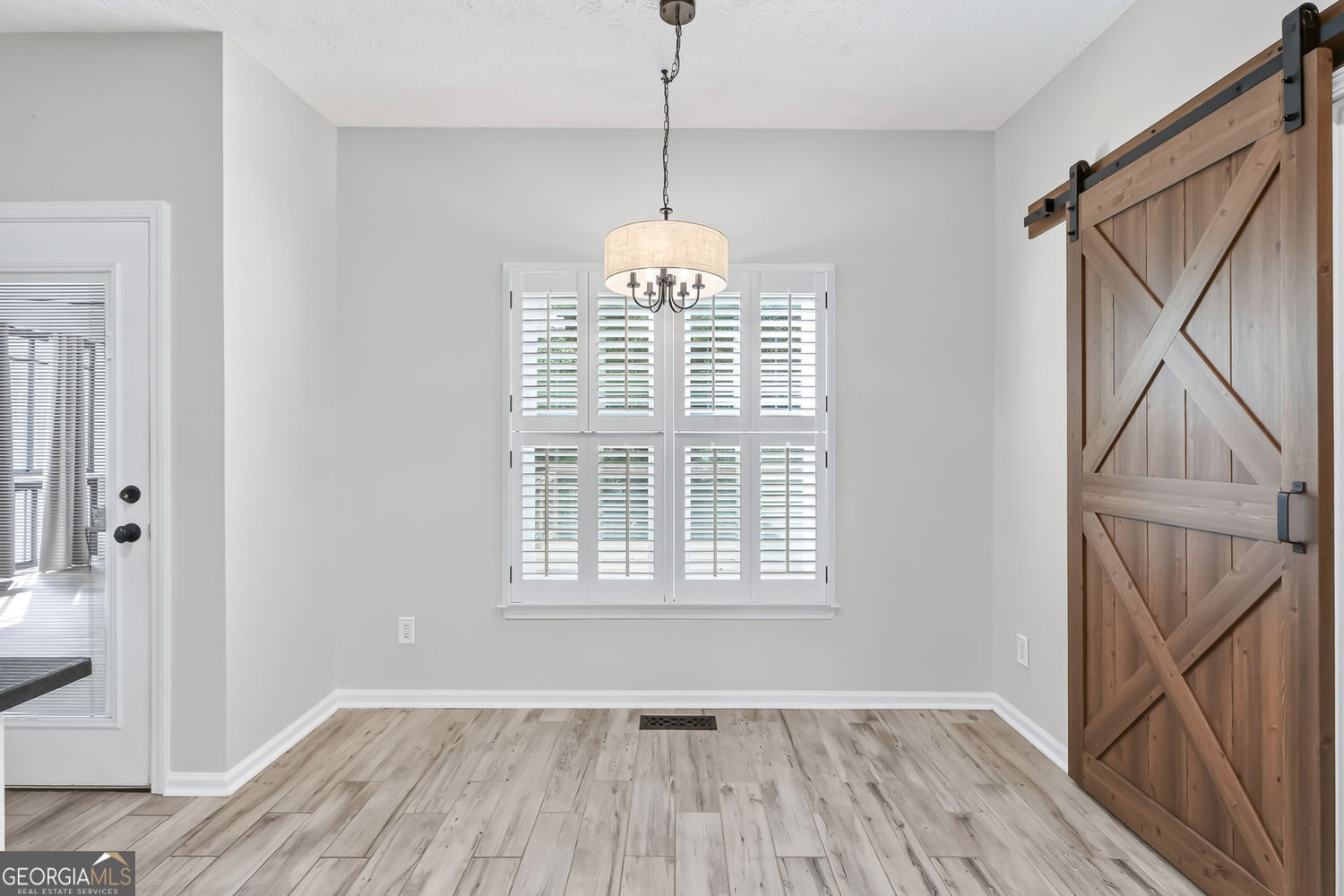 10680 Pinewalk Forest Circle Property Photo 12