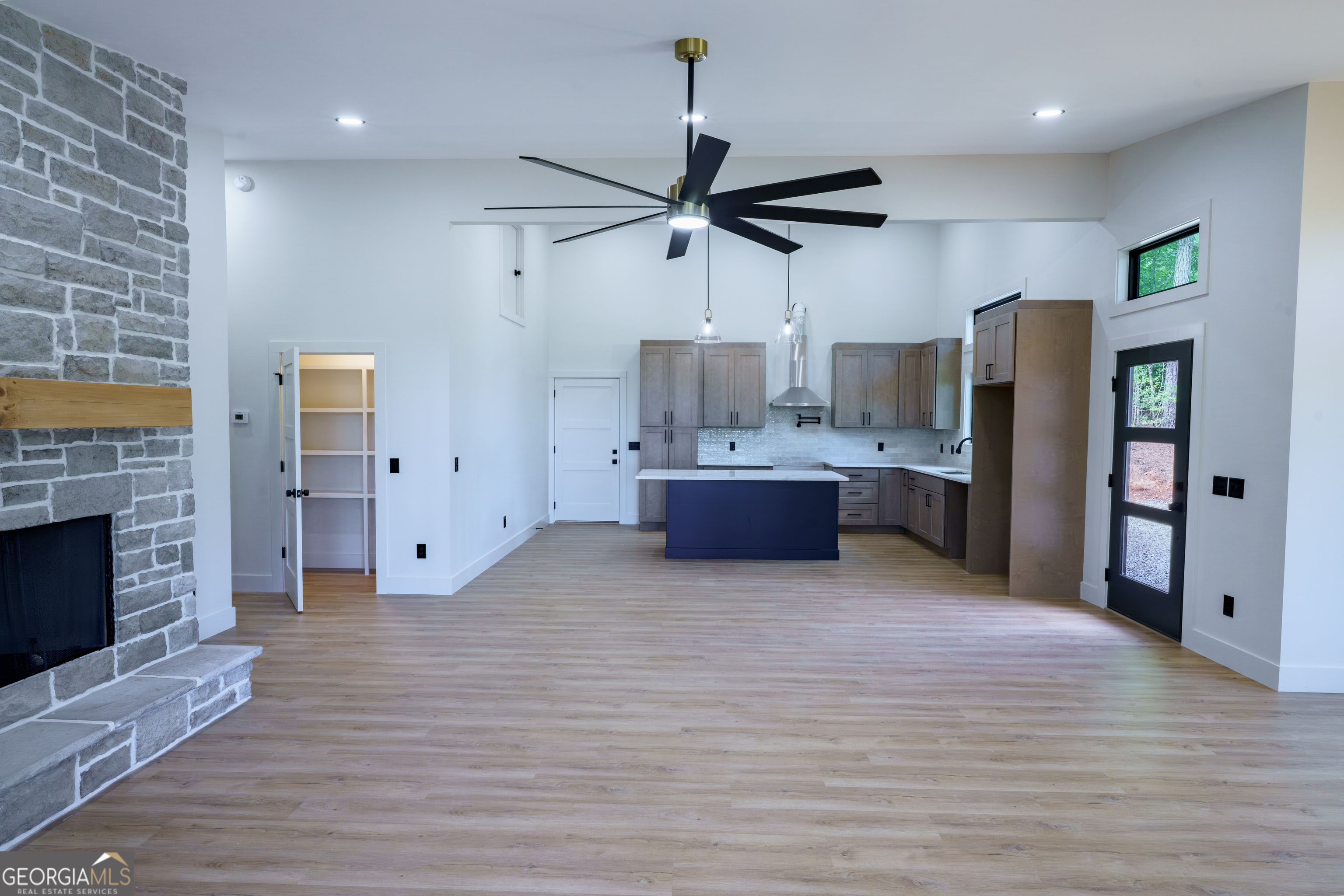 215 Brookhaven Drive Property Photo 2