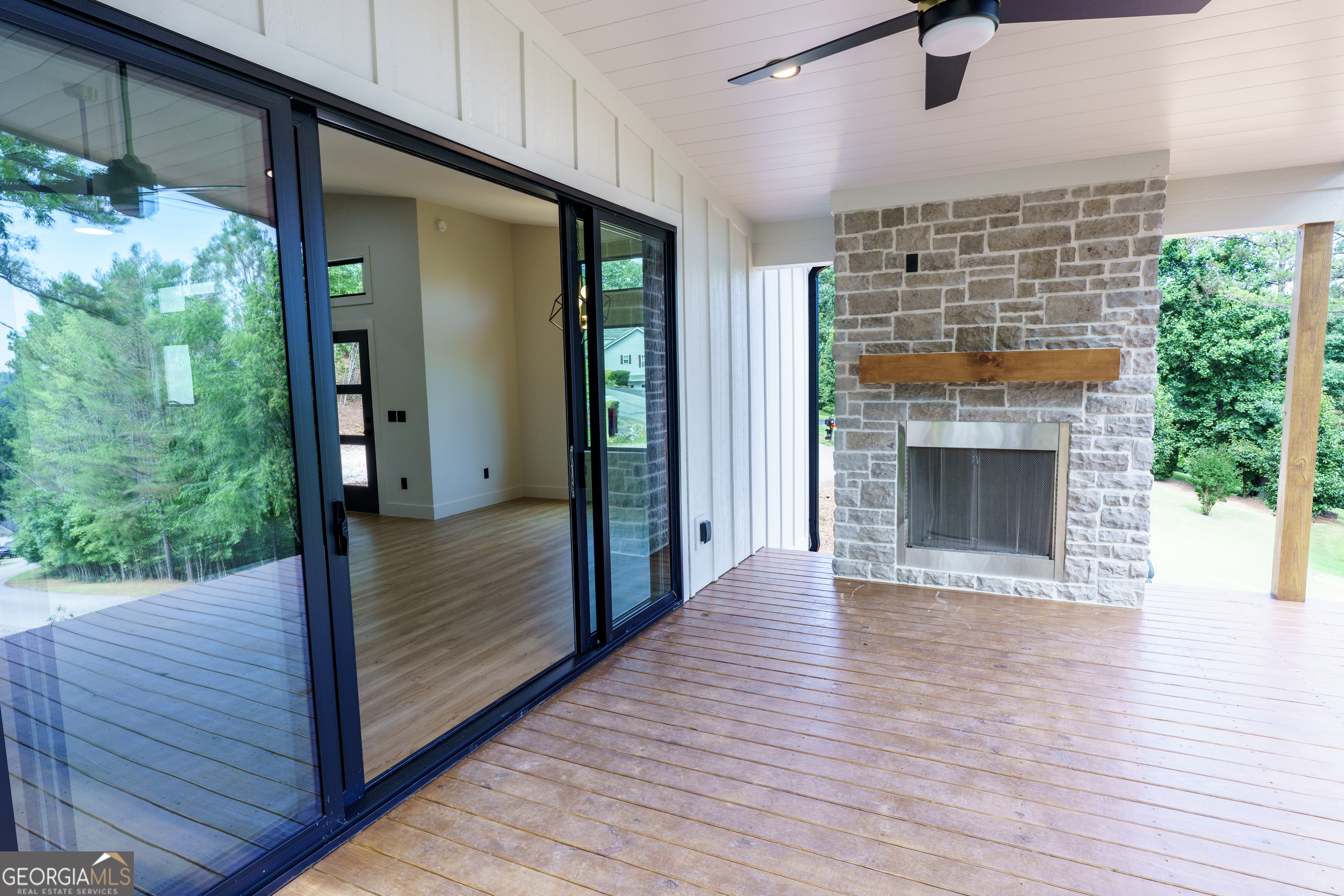 215 Brookhaven Drive Property Photo 16