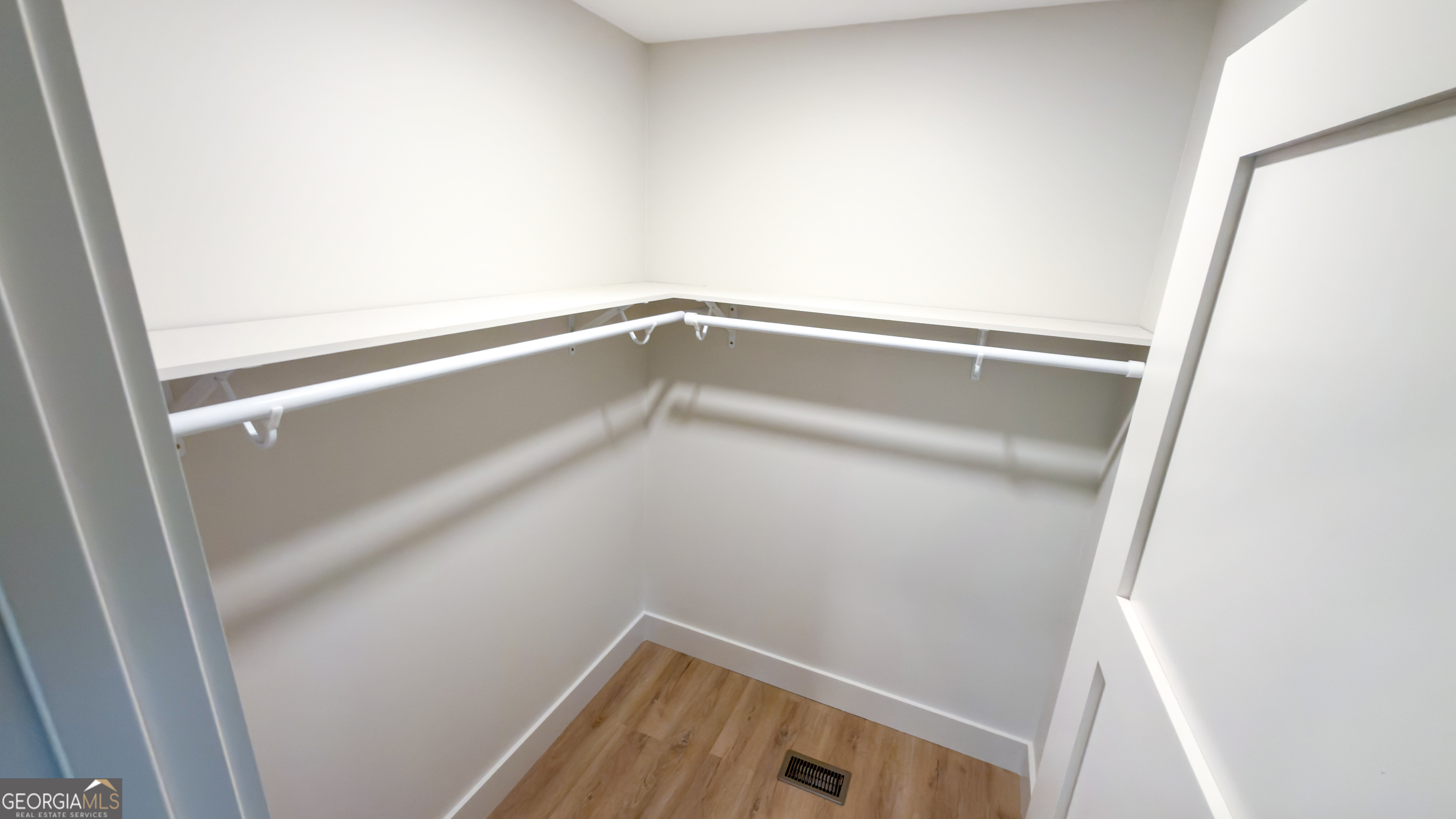 215 Brookhaven Drive Property Photo 21