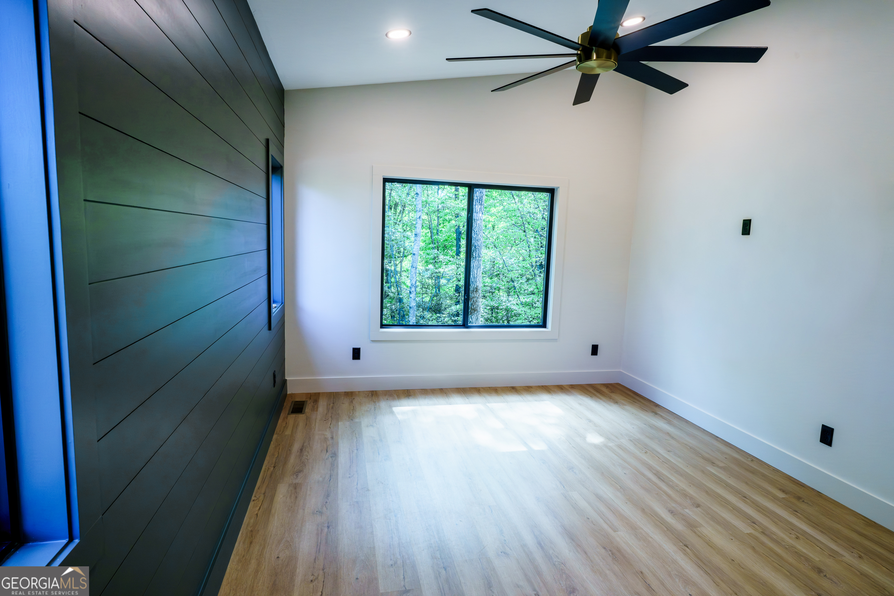 215 Brookhaven Drive Property Photo 24