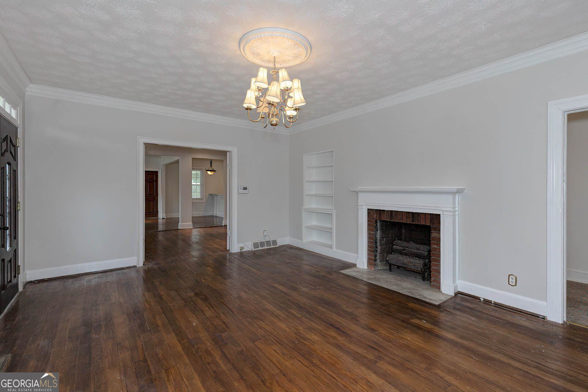 6041 Buxton Drive Property Photo 4