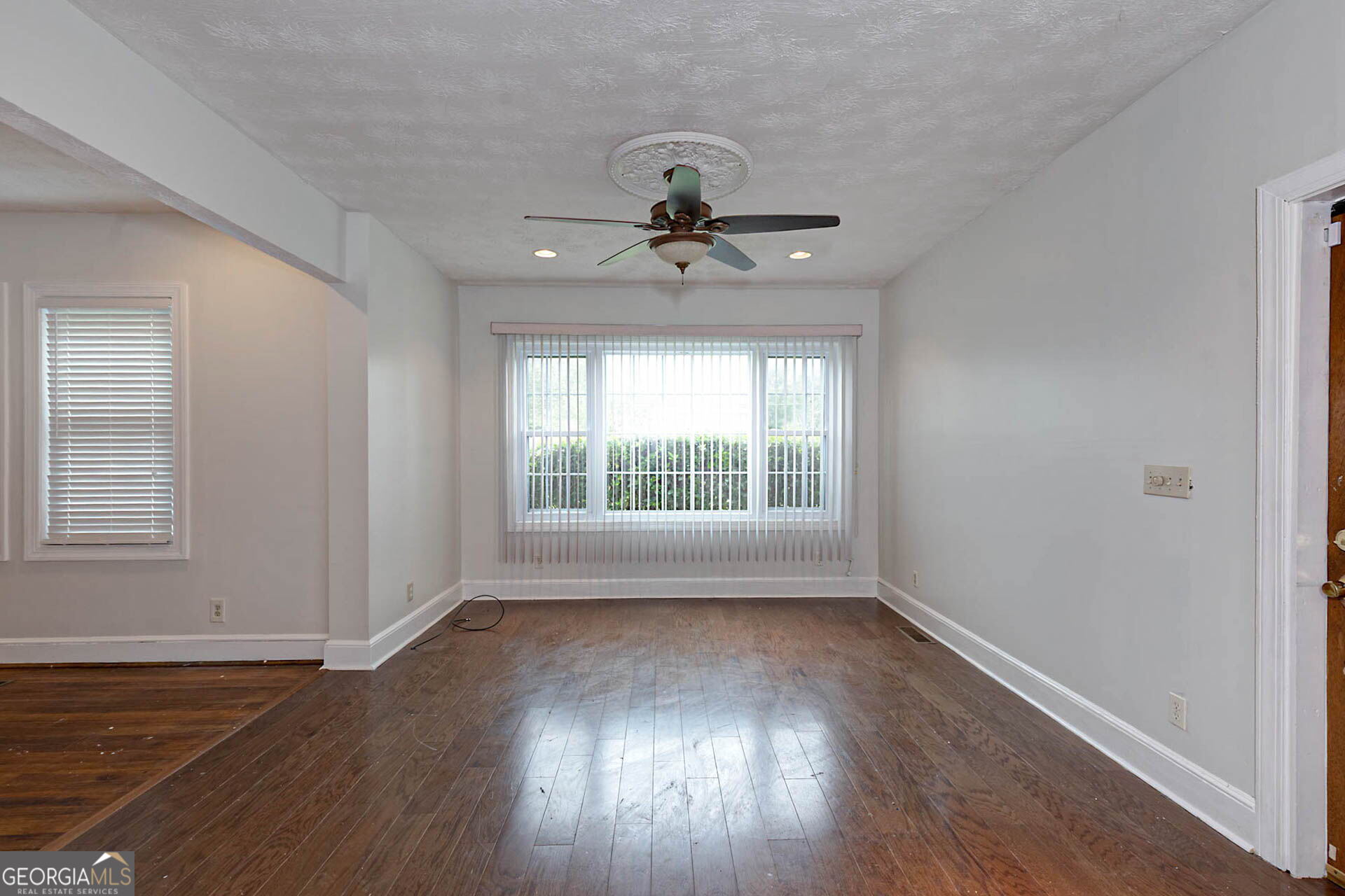 6041 Buxton Drive Property Photo 9