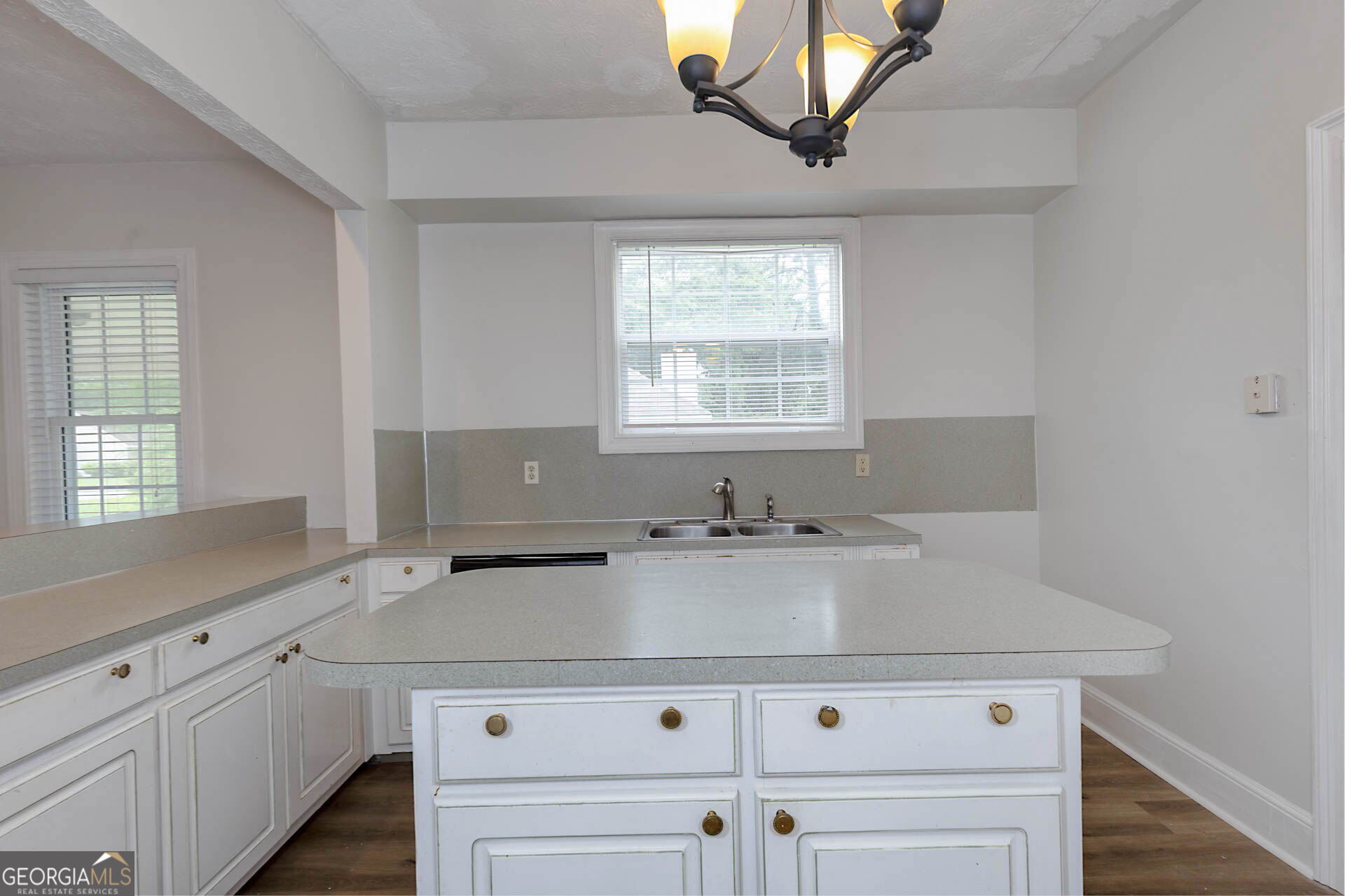 6041 Buxton Drive Property Photo 14
