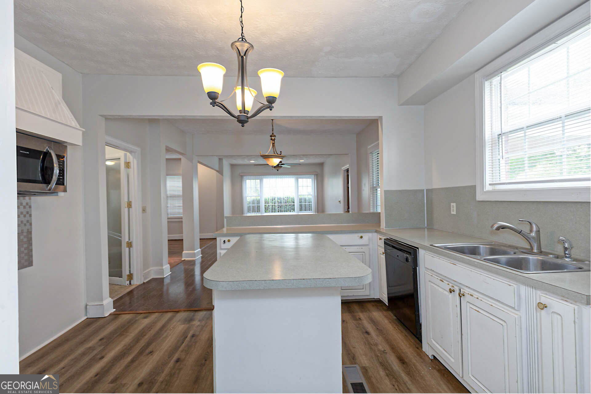 6041 Buxton Drive Property Photo 15