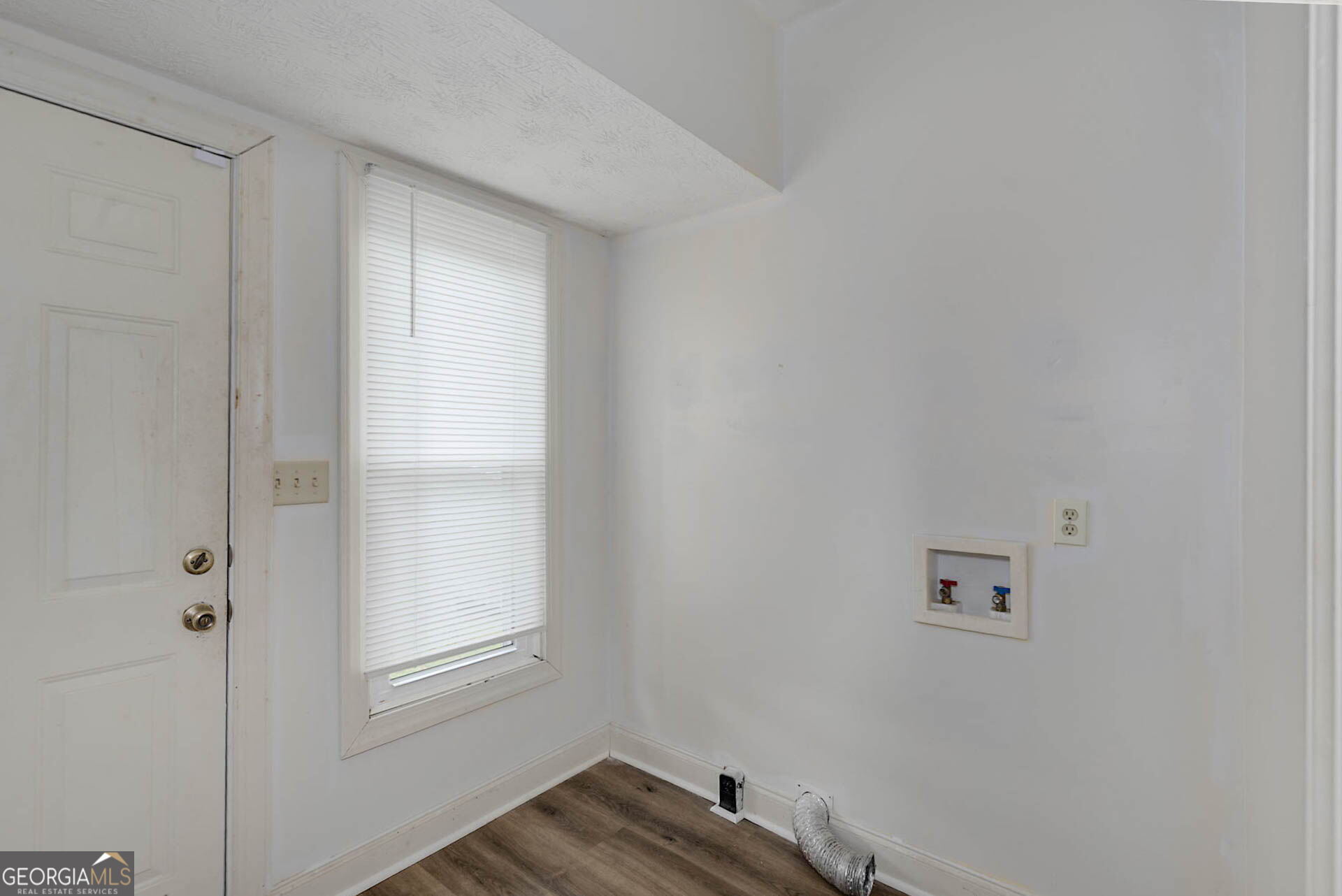 6041 Buxton Drive Property Photo 17