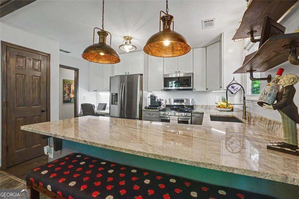 80 Camelot Way Property Photo 3