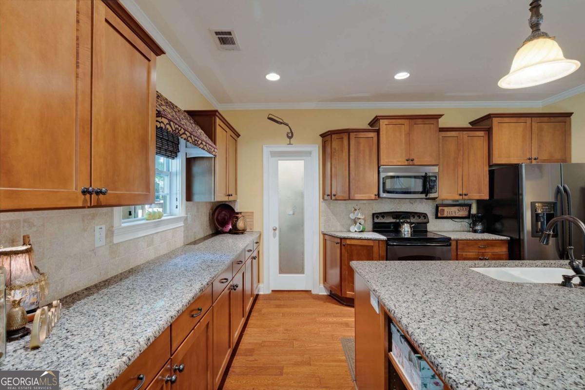 2103 Whitlow View Drive Property Photo 24