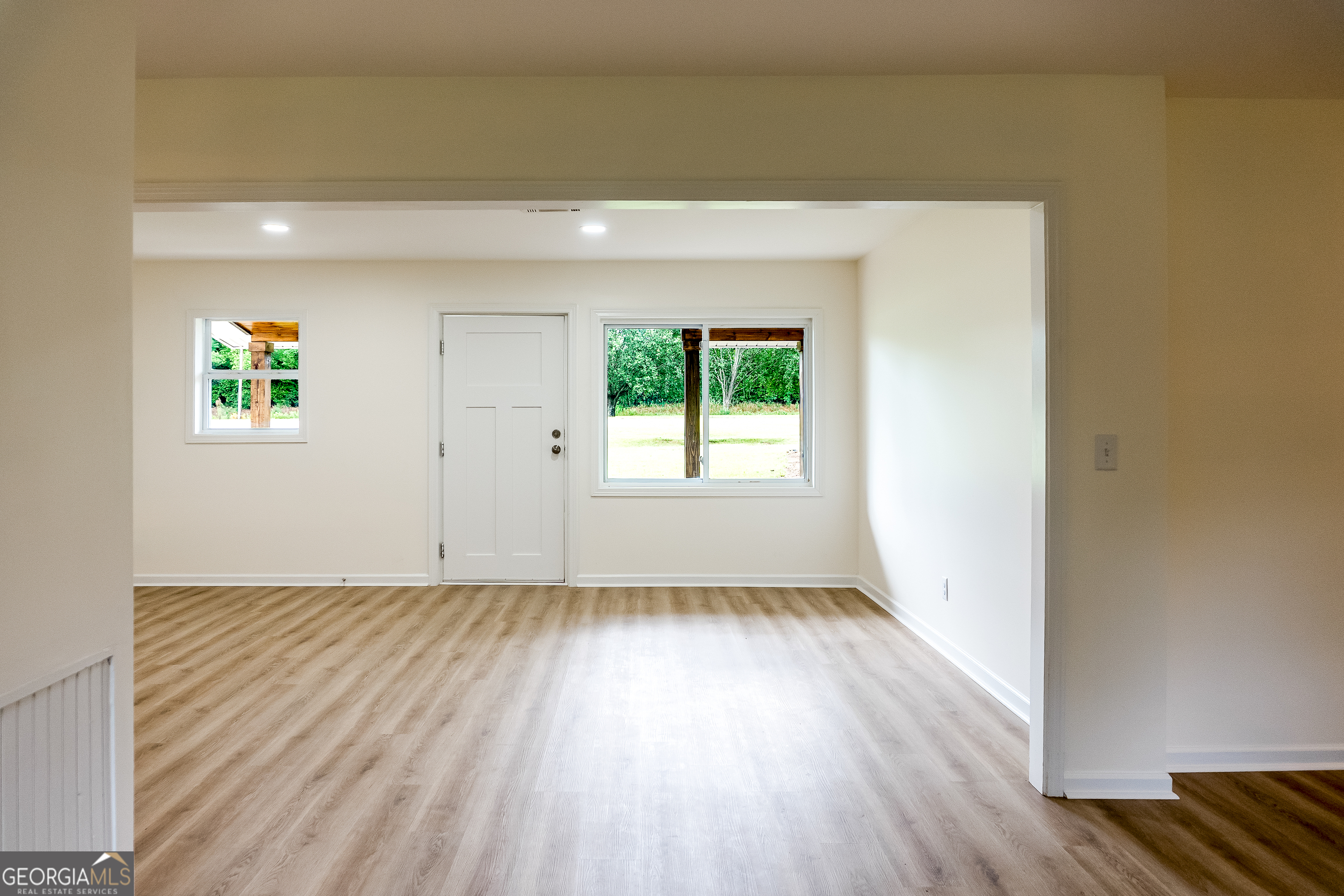 2057 Proctor Street Property Photo 5