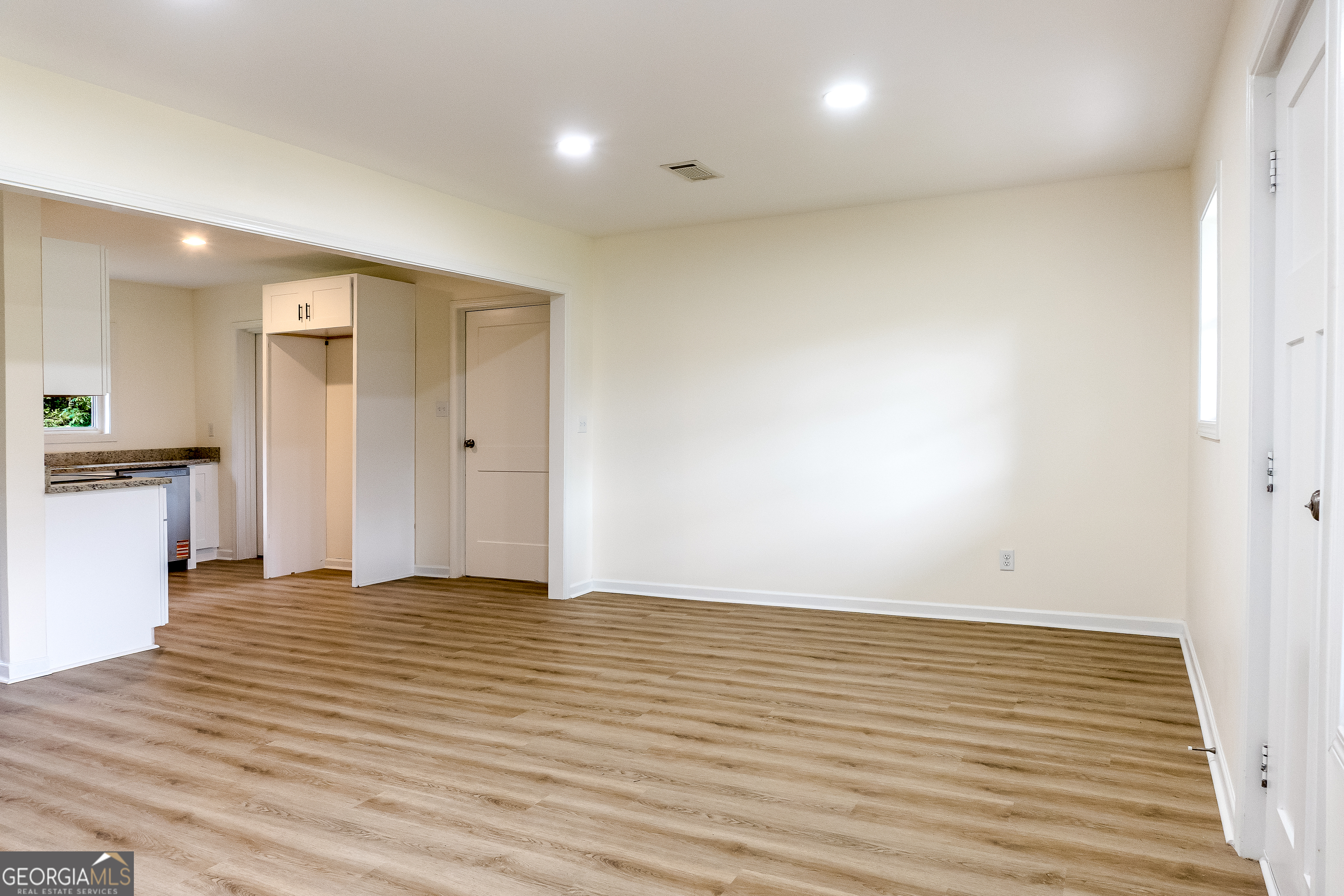 2057 Proctor Street Property Photo 9