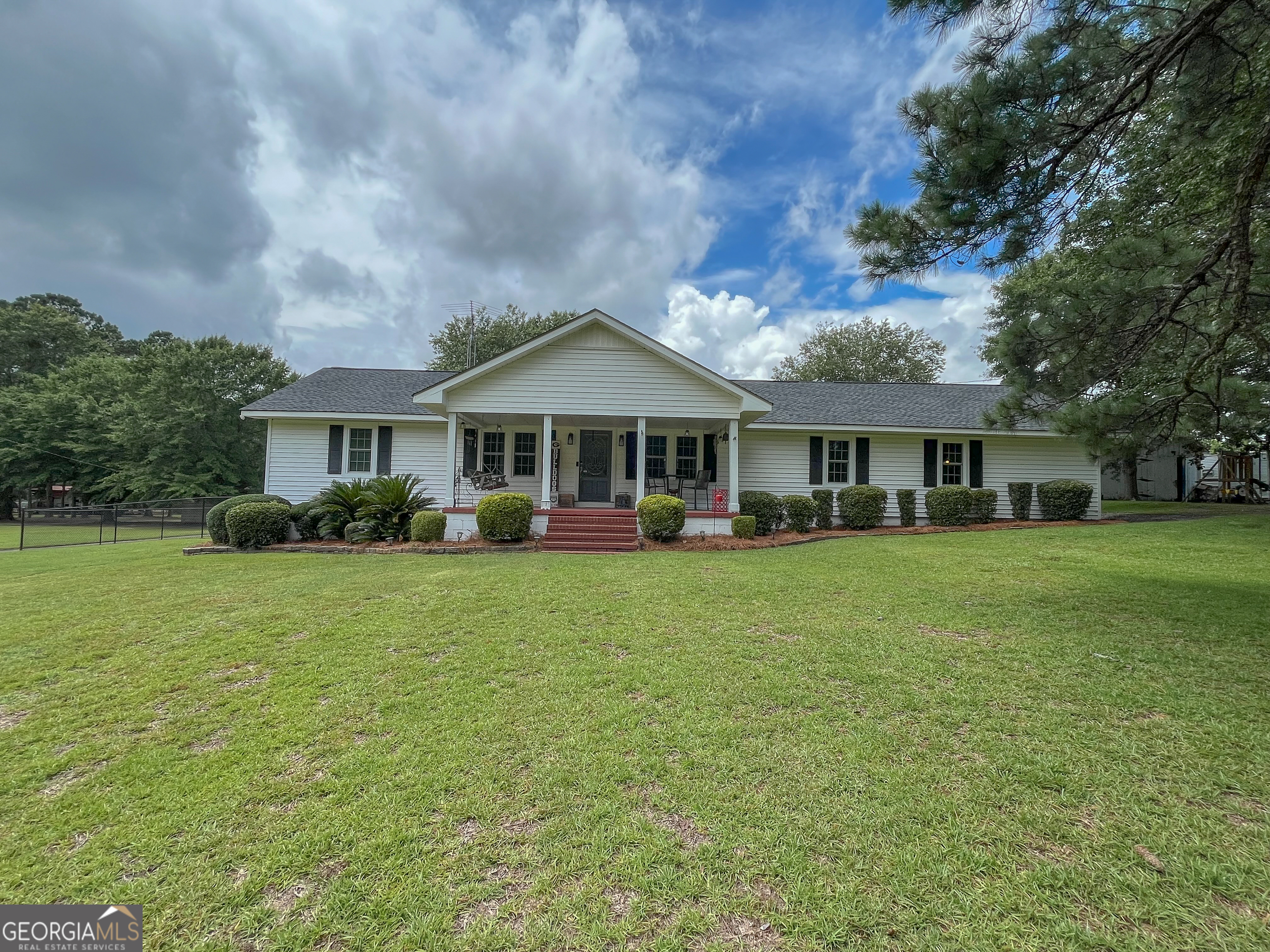 431 Strickland Road Property Photo 2