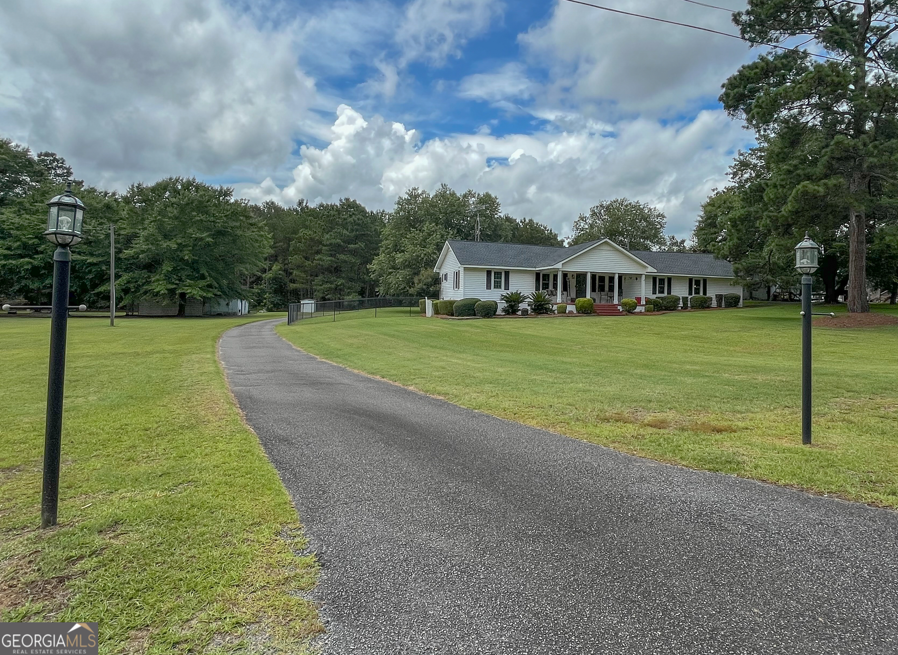 431 Strickland Road Property Photo 3