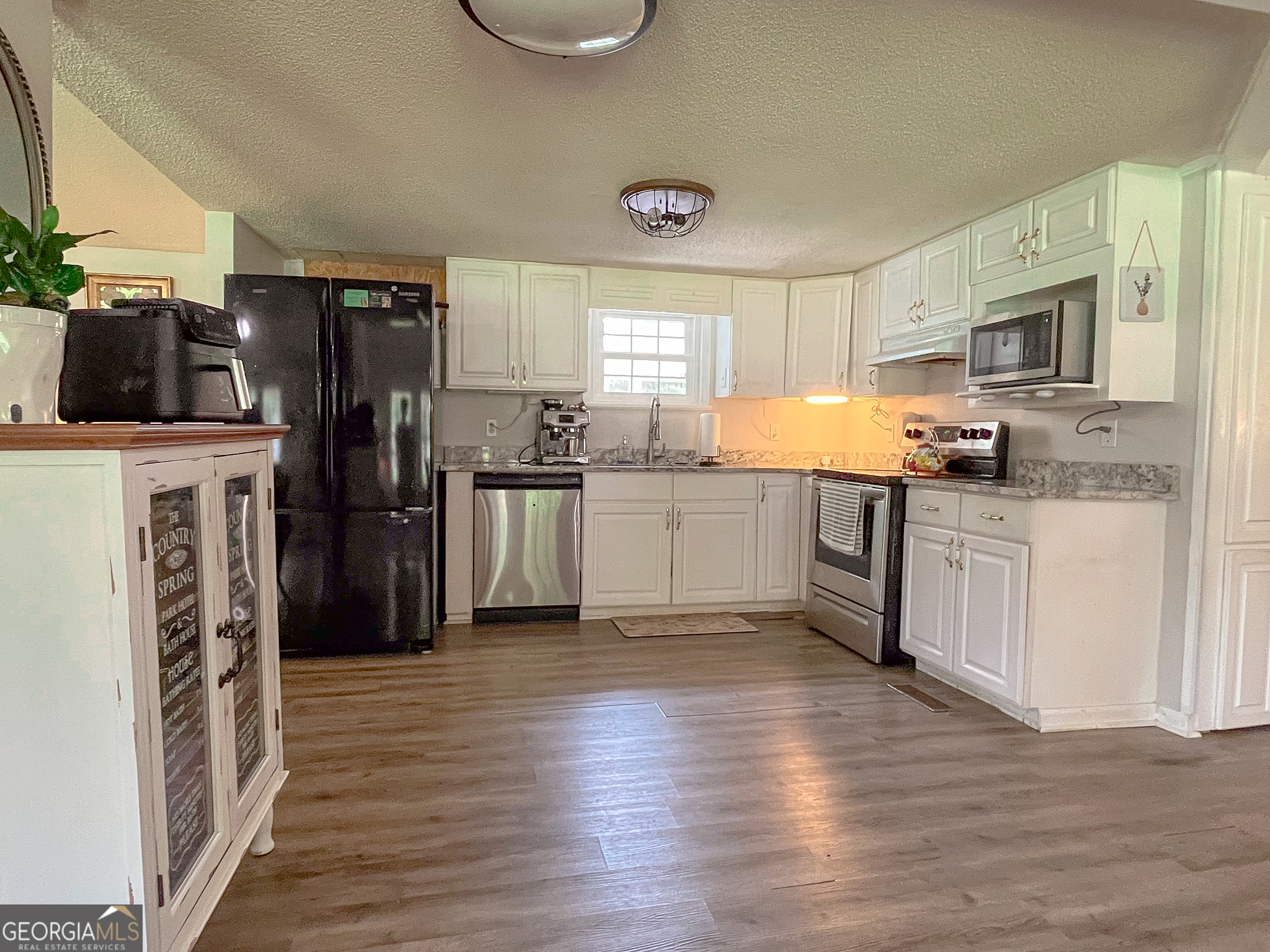 431 Strickland Road Property Photo 17