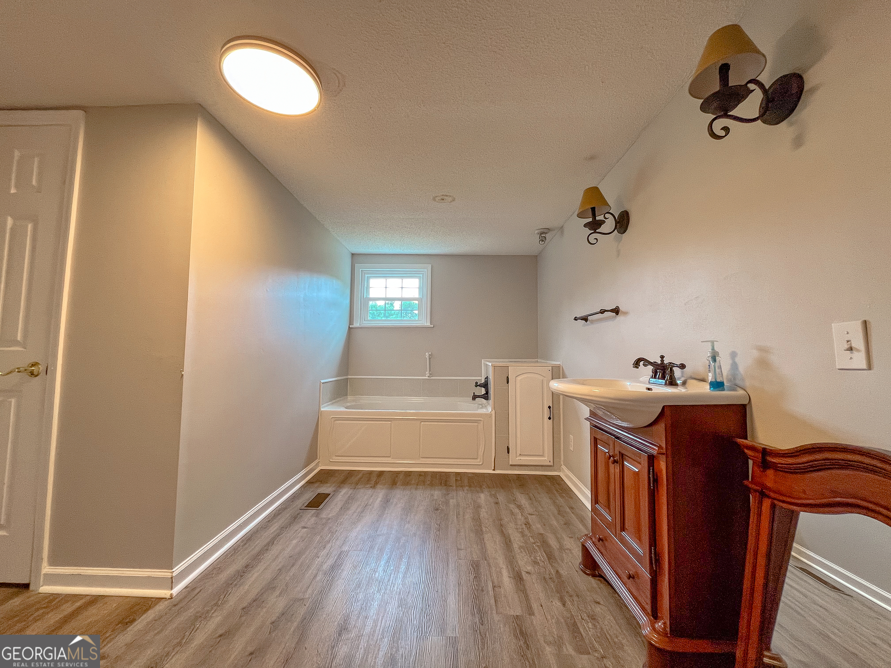 431 Strickland Road Property Photo 27
