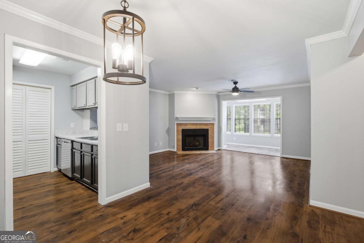 619 Barrington Hills Drive Property Photo 11