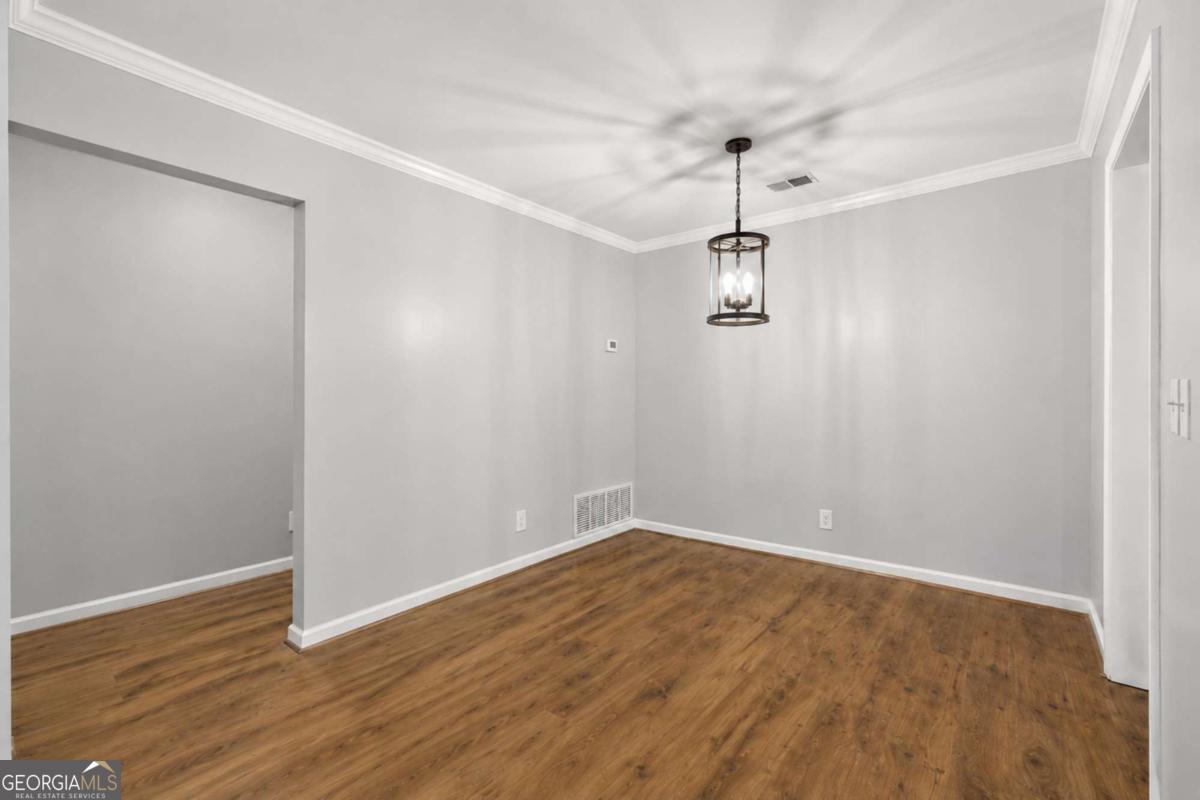 619 Barrington Hills Drive Property Photo 12