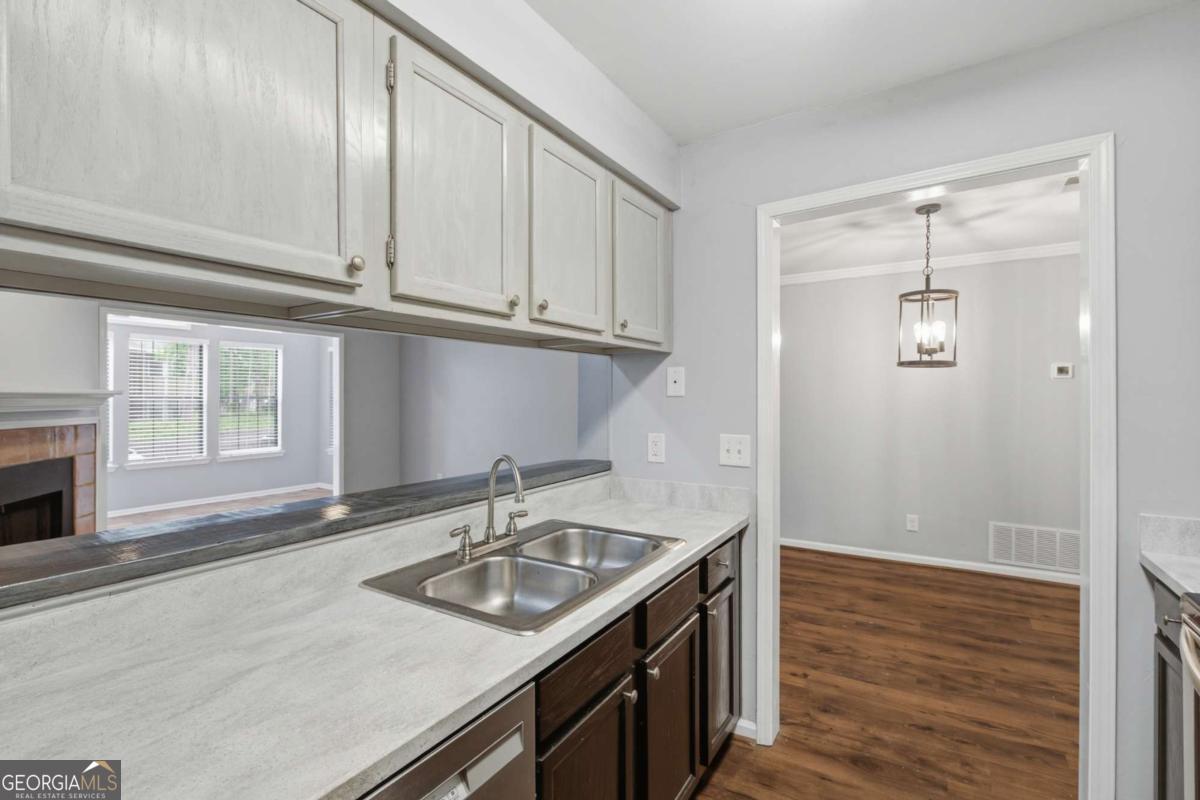 619 Barrington Hills Drive Property Photo 17