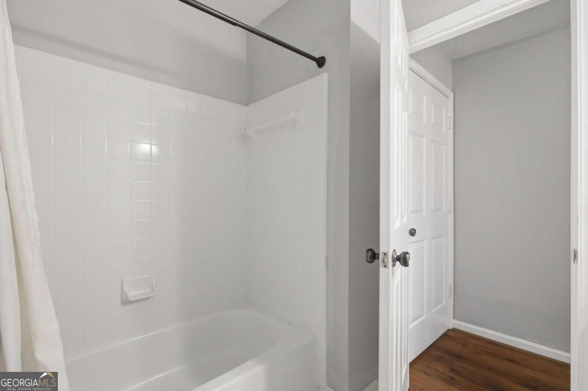 619 Barrington Hills Drive Property Photo 23