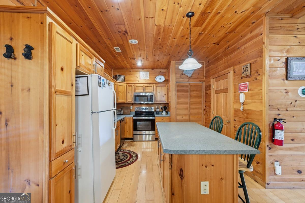 76 River Forest Place # D Property Photo 9