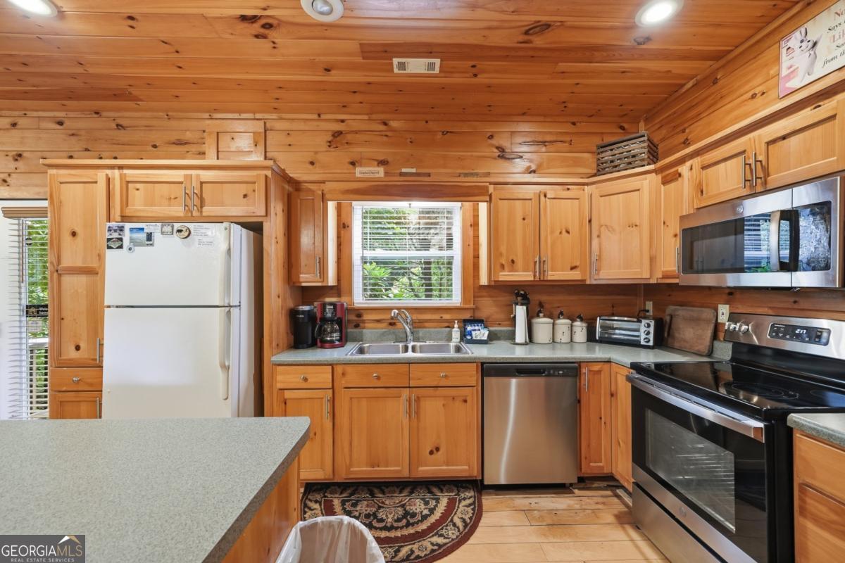 76 River Forest Place # D Property Photo 11