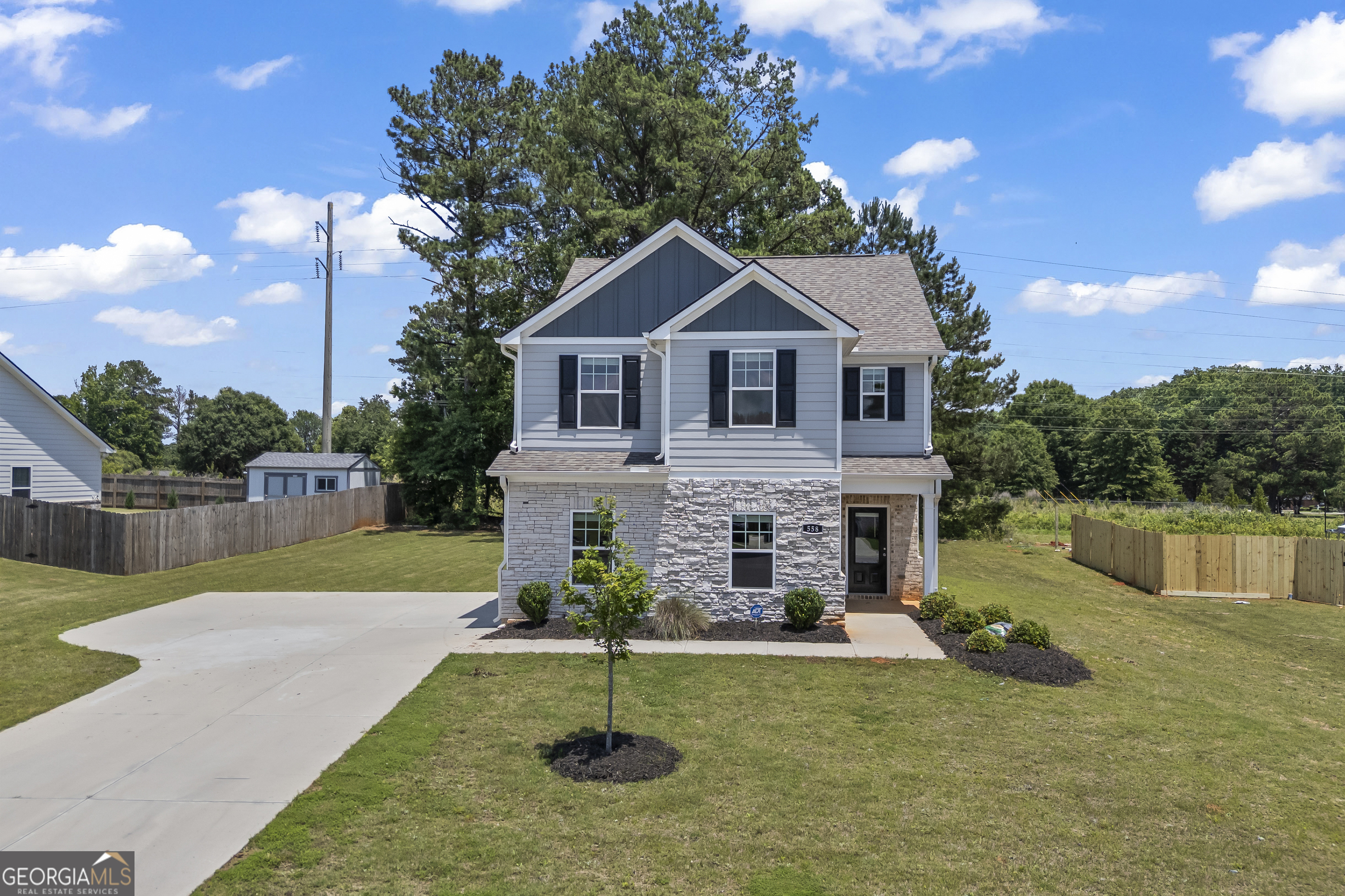558 Meadows Farm Drive Property Photo 1