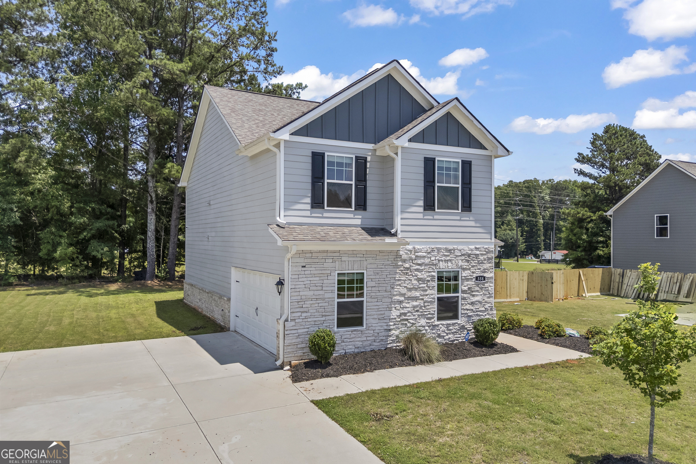 558 Meadows Farm Drive Property Photo 2