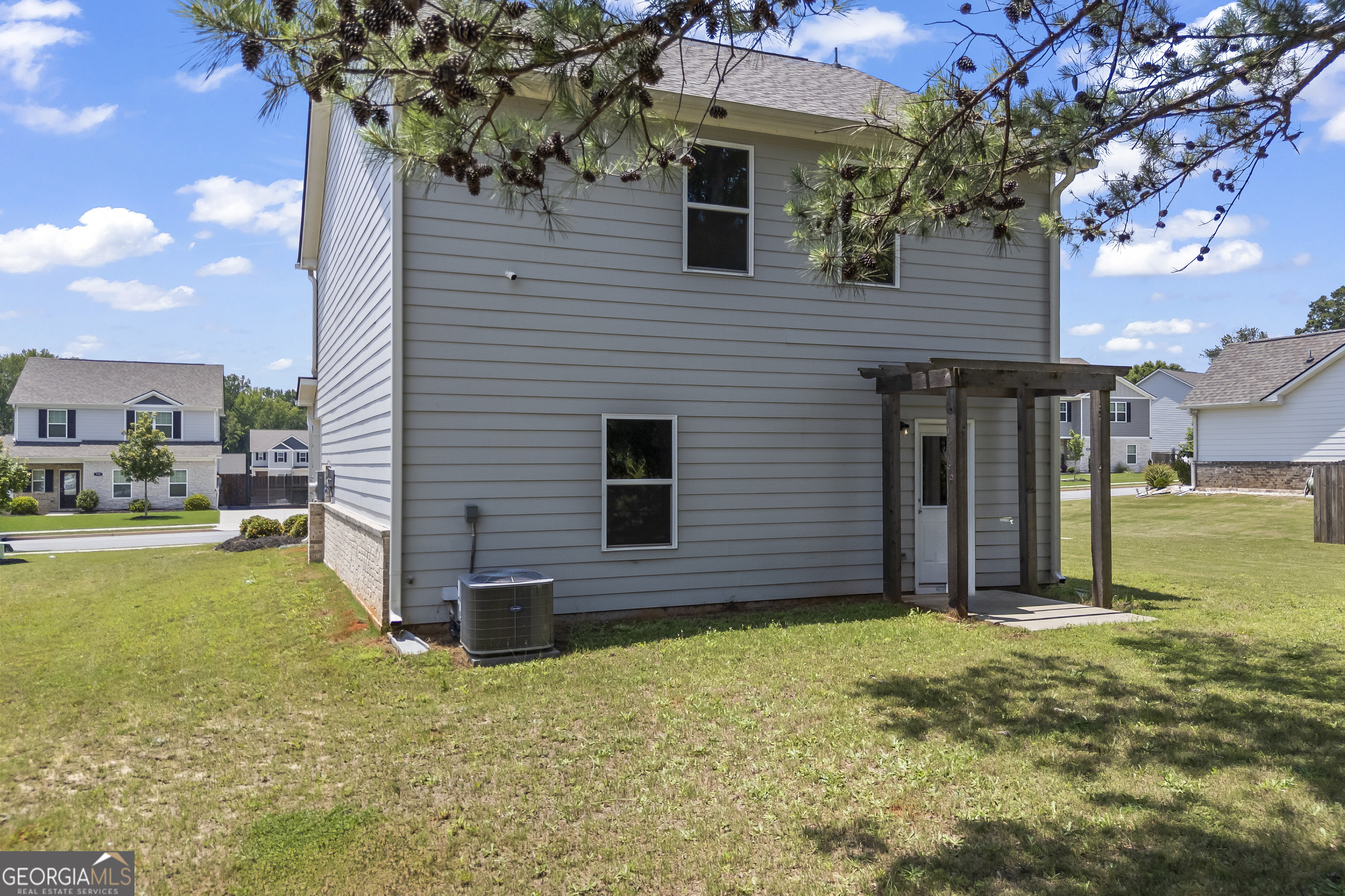558 Meadows Farm Drive Property Photo 5