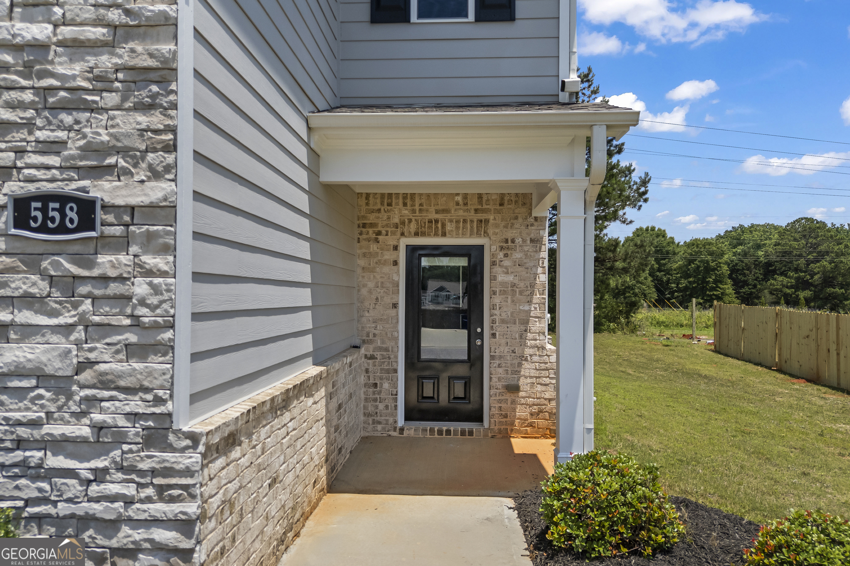 558 Meadows Farm Drive Property Photo 6