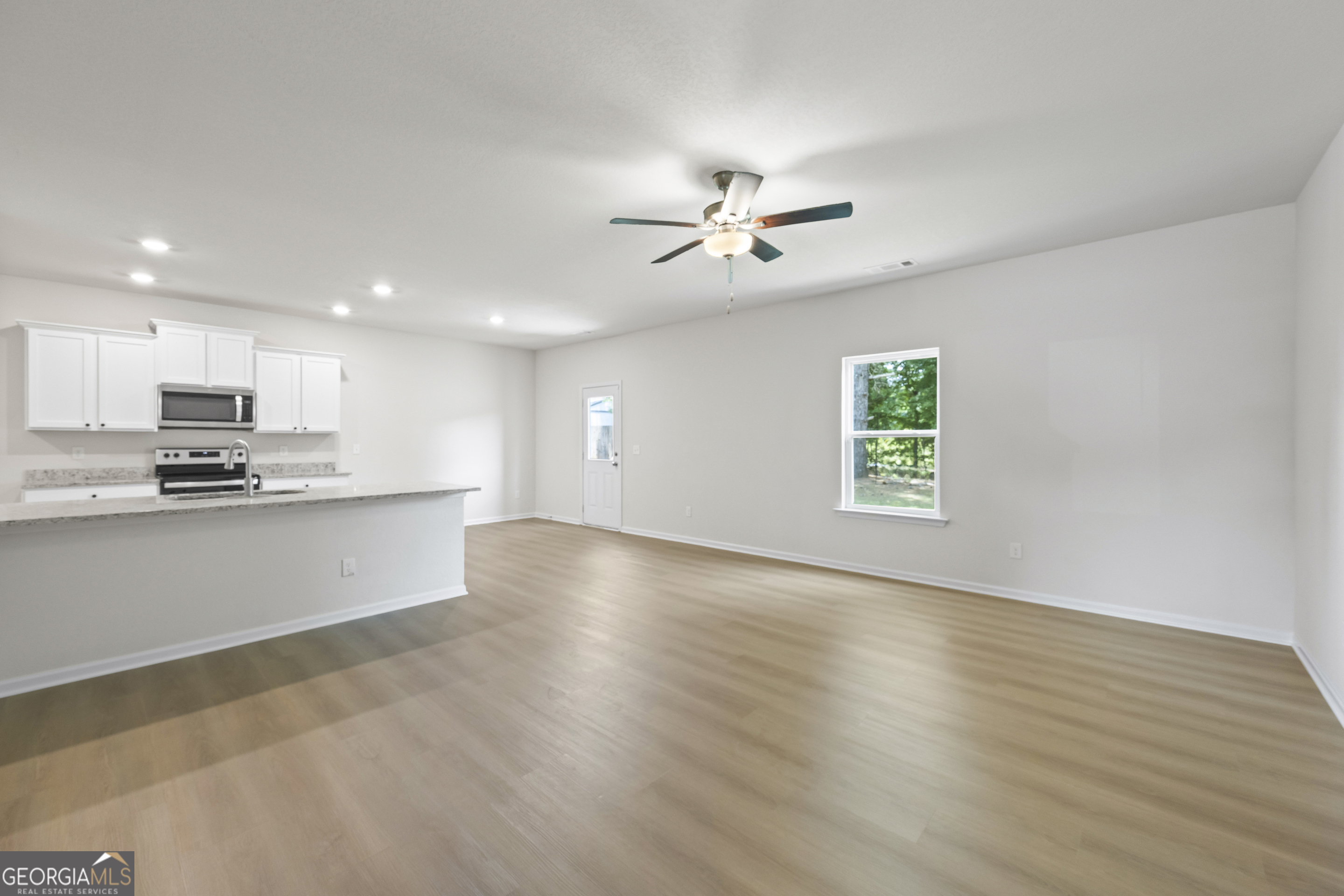 558 Meadows Farm Drive Property Photo 10
