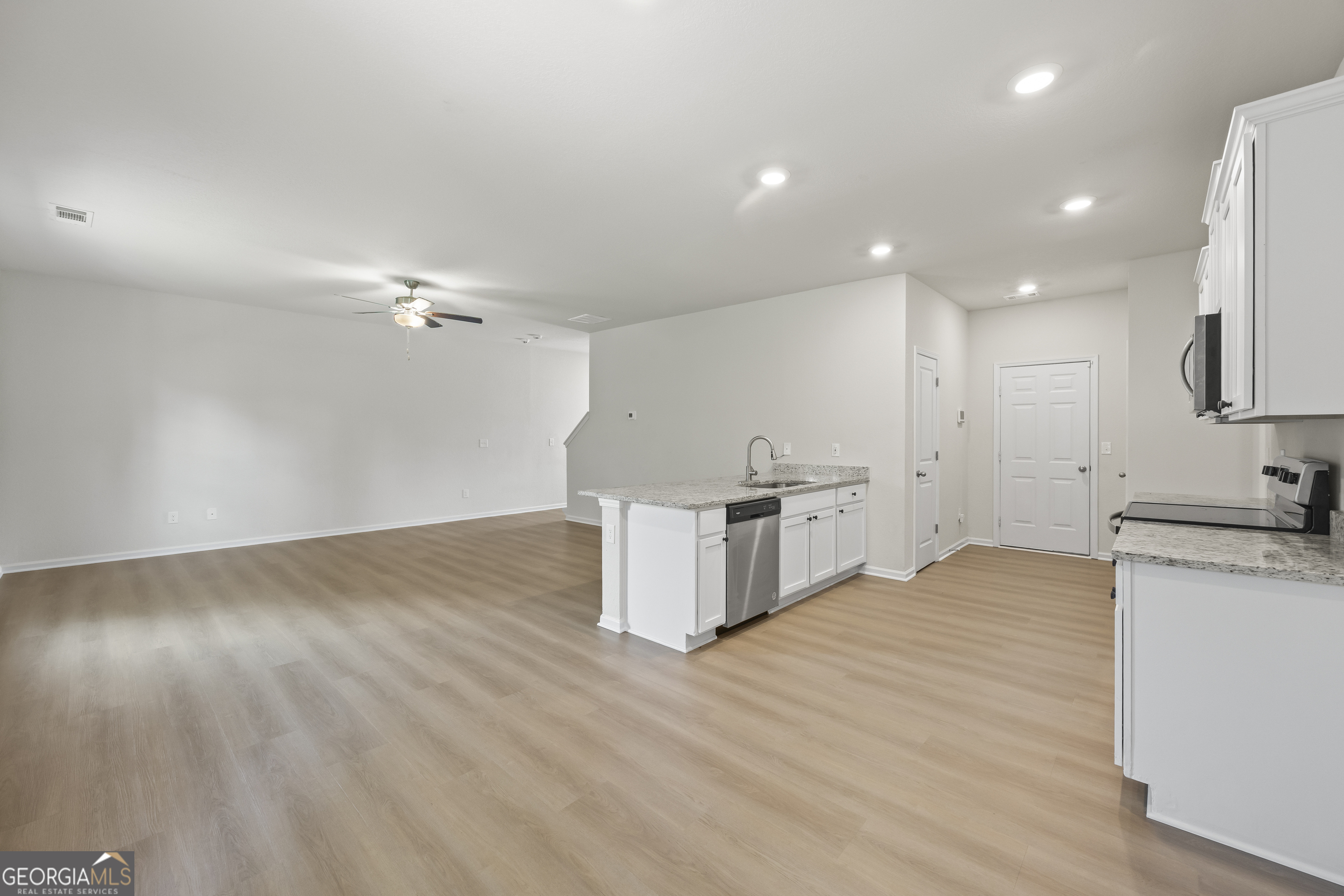 558 Meadows Farm Drive Property Photo 15