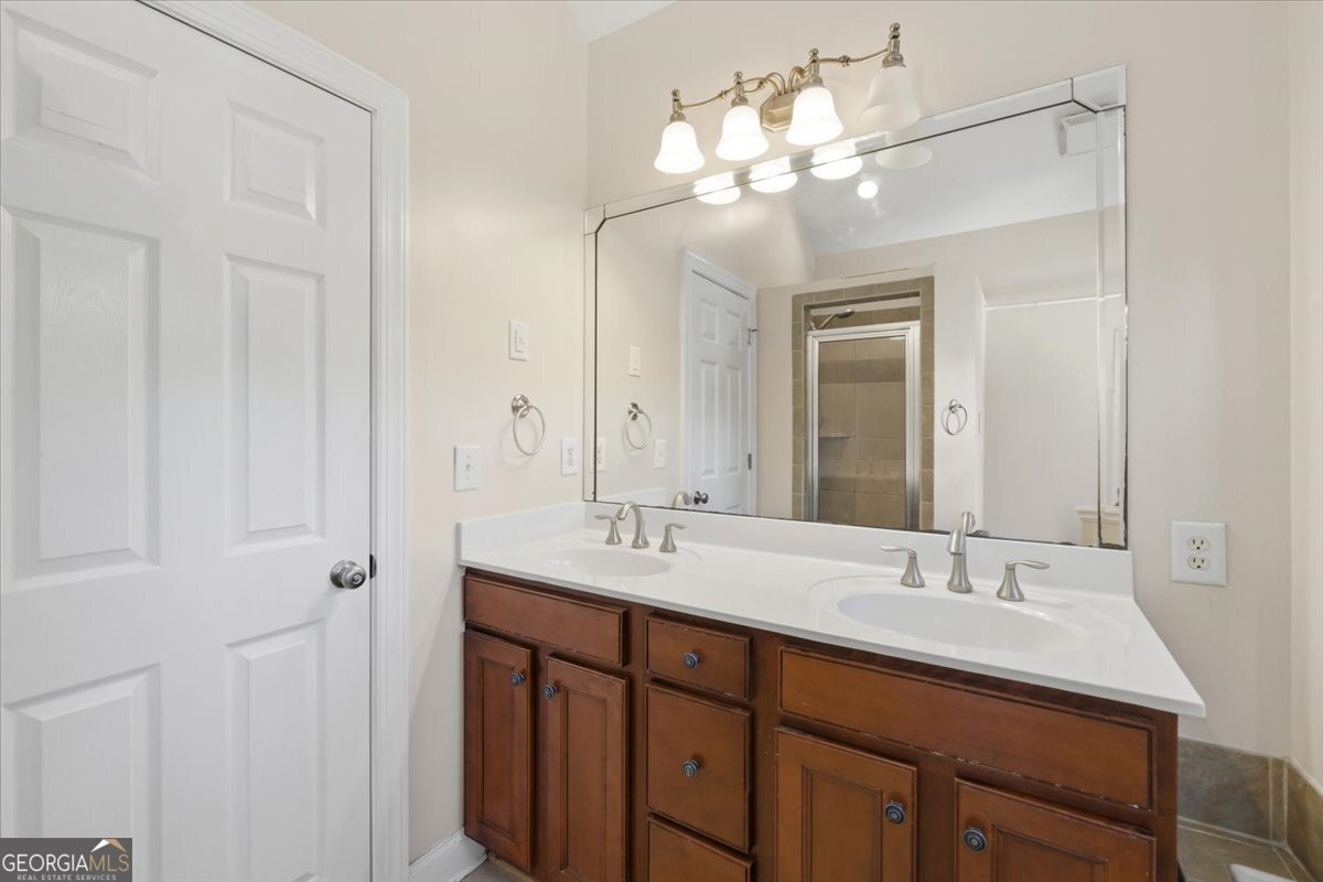 728 Markhams Drive Property Photo 25