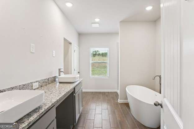 476 Orwell Drive Property Photo 4