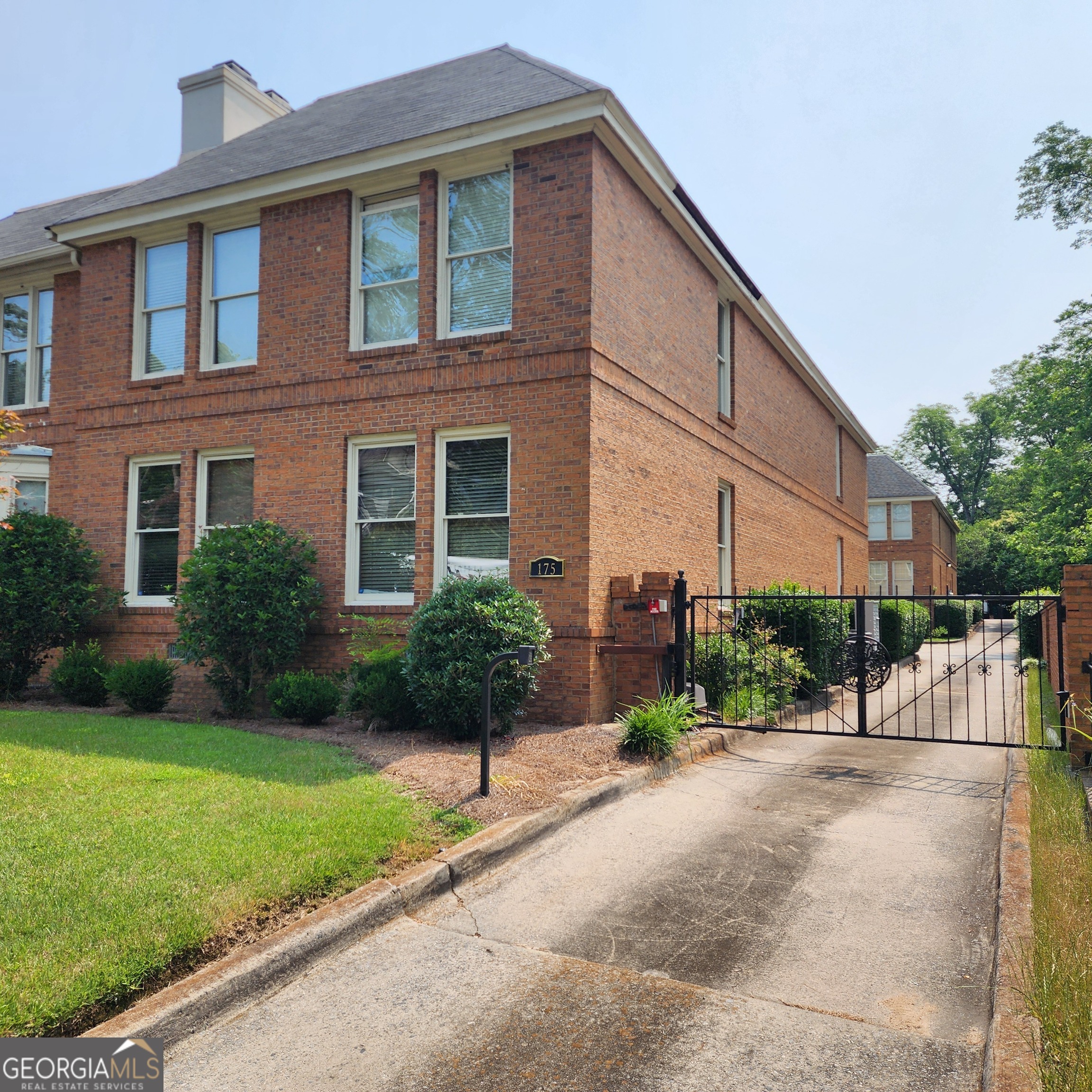 175 Corbin Avenue APT B Property Photo 1